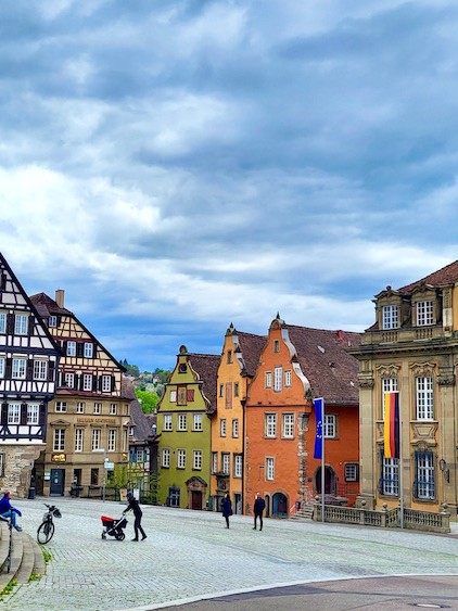 Webdesign Schwäbisch Hall – Marktplatz mit großer Freitreppe und historischem Rathaus